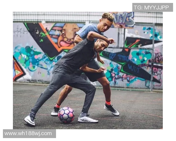 足球巨星玩鞋潮流探秘 从场上表现到场外个性展示