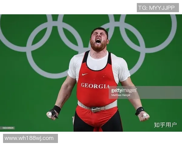 足球明星腹肌训练秘诀揭秘 塑造完美线条的黄金法则