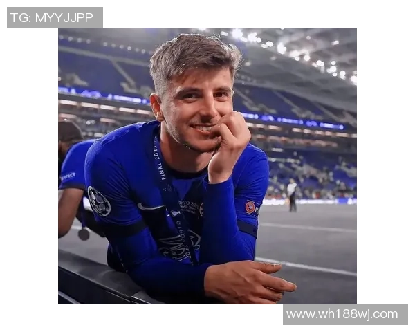 足球球星跳舞与音乐的魅力碰撞展现运动与艺术的完美融合